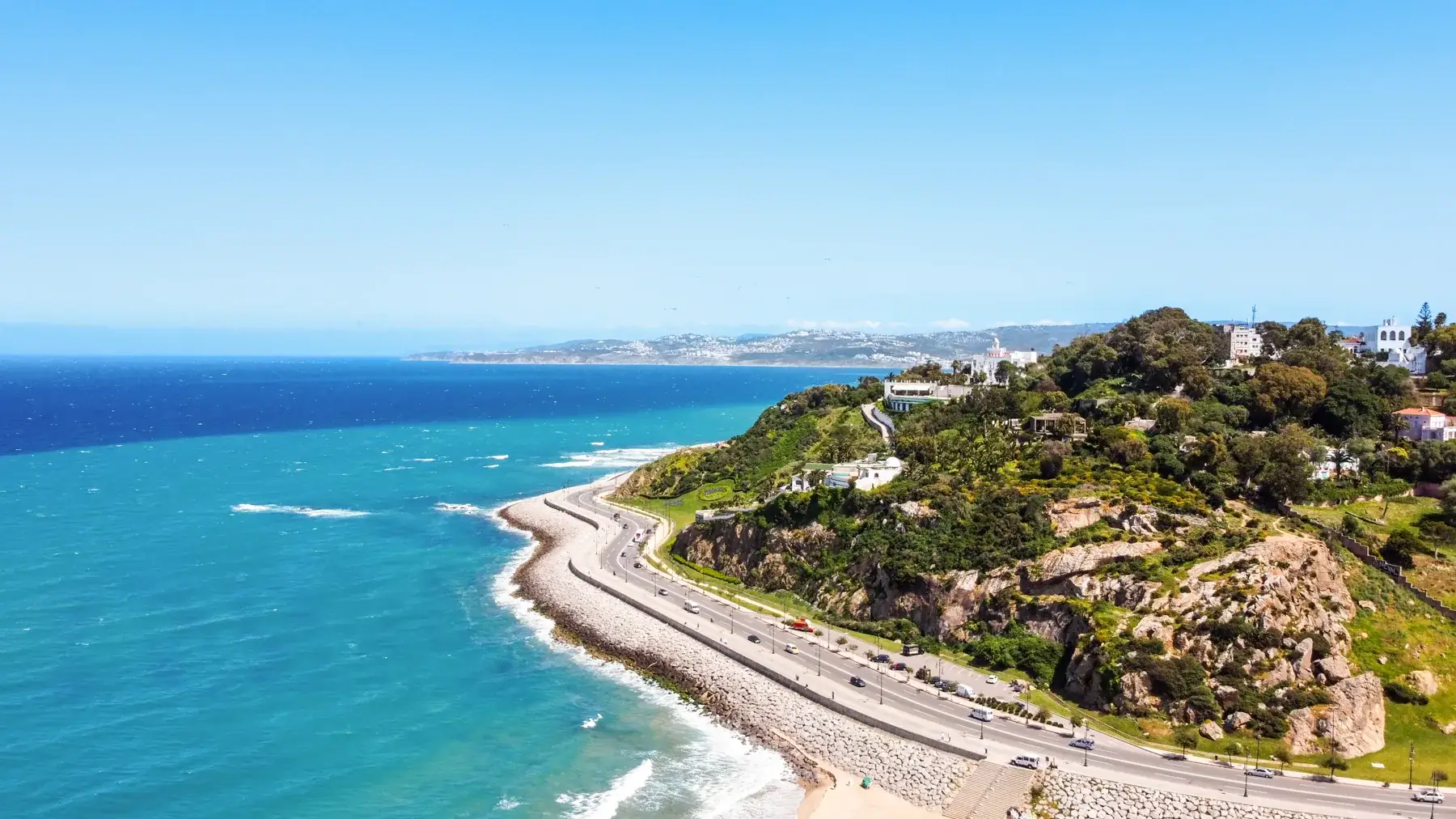 Vue aérienne de Tanger et de son littoral